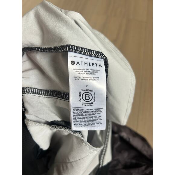 Athleta Brooklyn Lumen Floral Black Printed Shorts - Size 2 - Picture 8 of 10